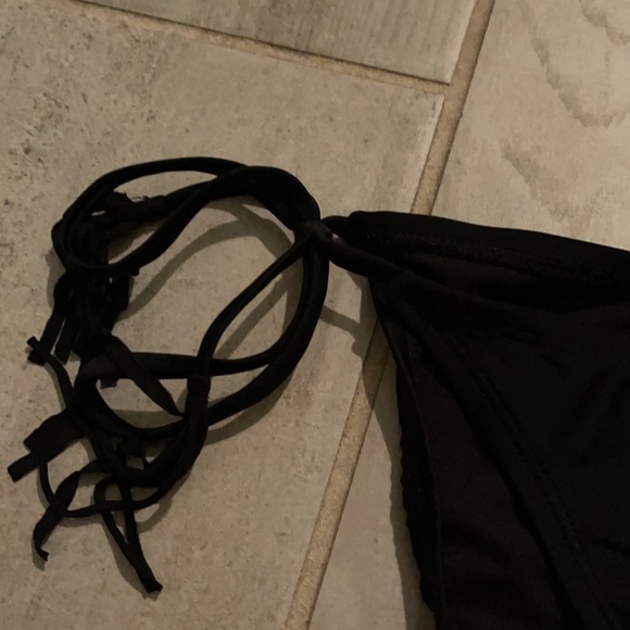 Black bikini bottoms with adjustable ties - Picture 3 of 5